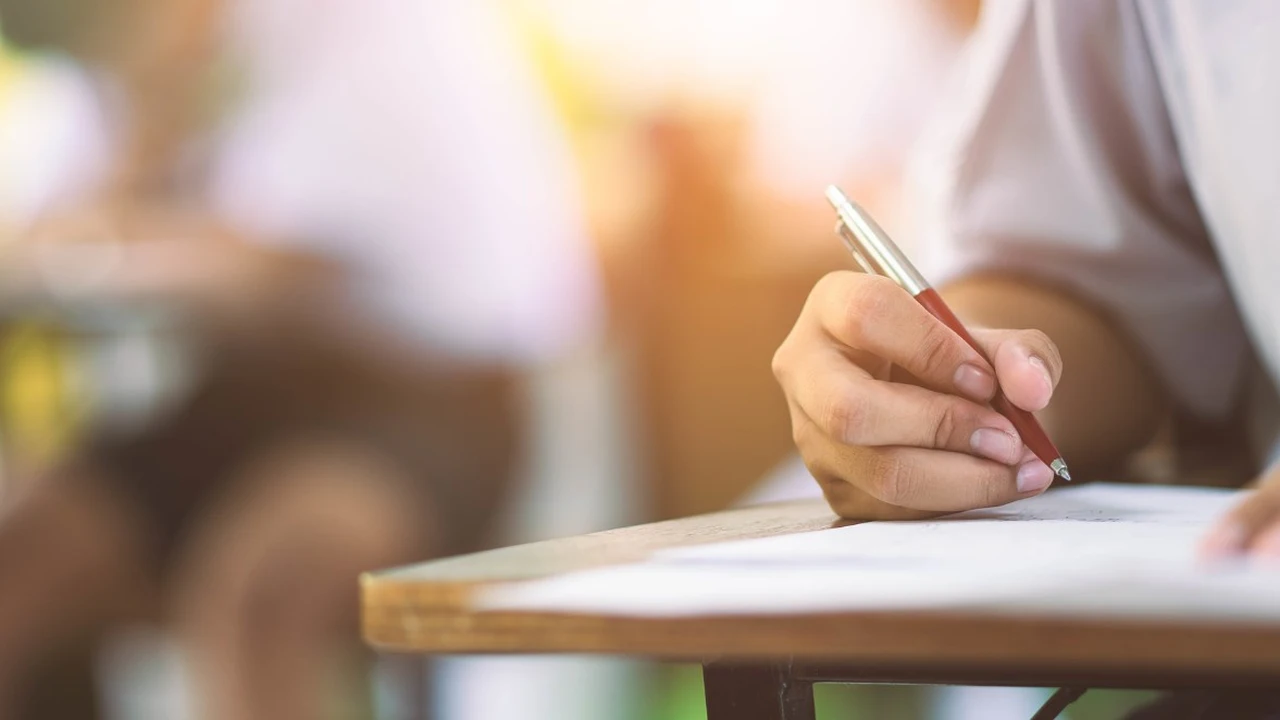 حقيقة تعطيل الدراسة يومي الأربعاء والخميس في المدارس والجامعات المصرية